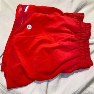 Lululemon: Hotty Hot Short II 
2.5"